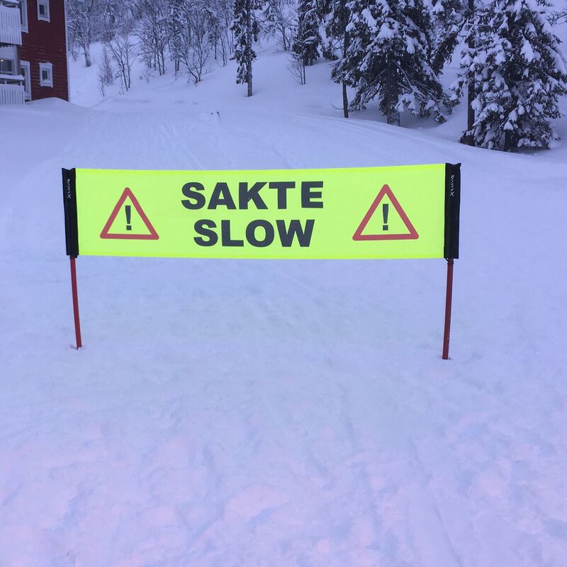 SAKTE/SLOW nätbanderoll 0,6×2,5m, ink röd käpp