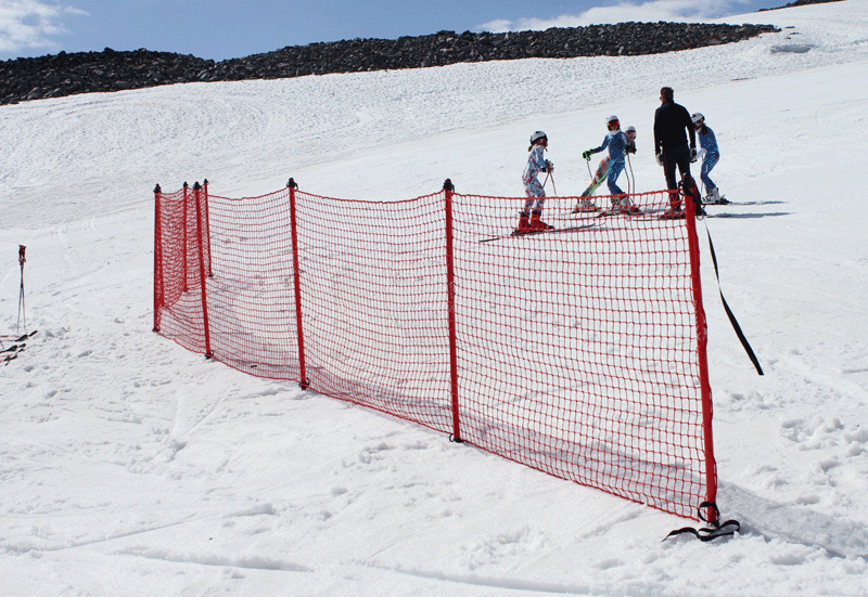 15x1.3m B-net assembled on 8 poles, Red
